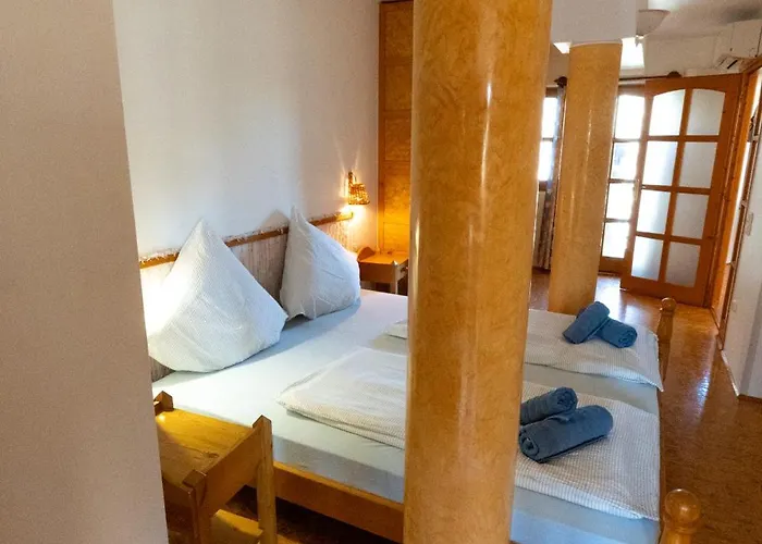 Castle House Πανσιόν 4*