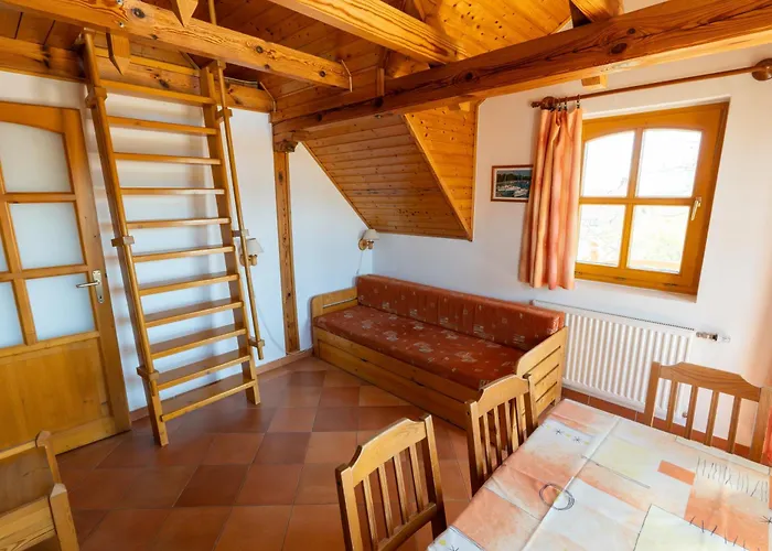 Castle House 3* באלאטונפורד