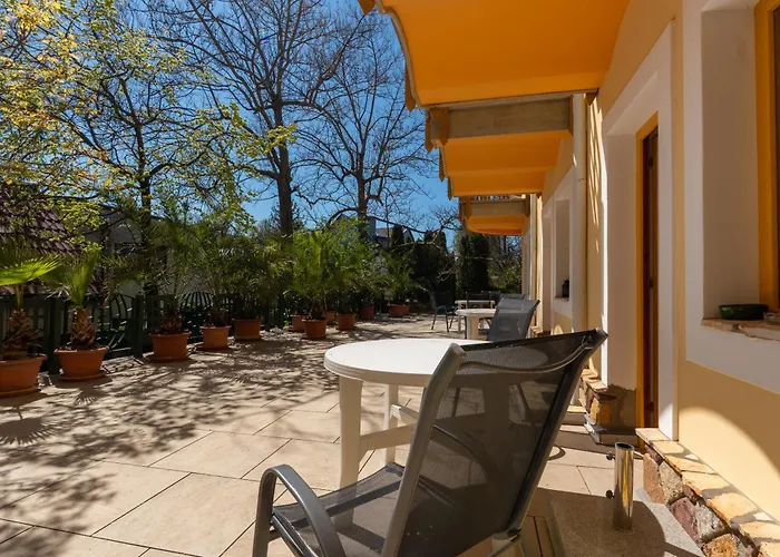 Castle House בית הארחה