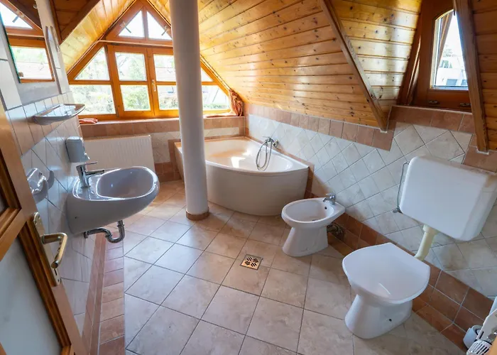 בית הארחה Castle House באלאטונפורד