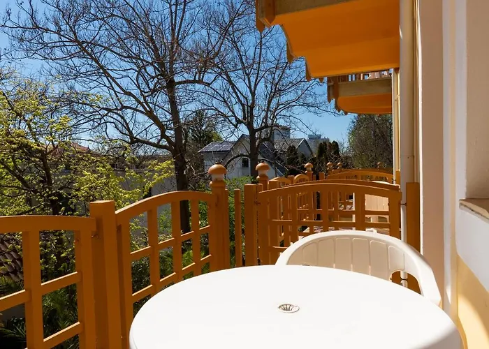 בית הארחה Castle House