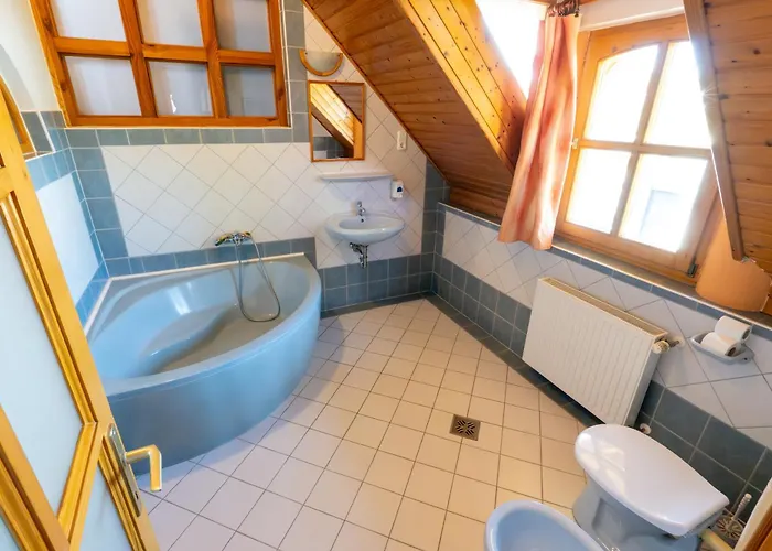 Castle House Πανσιόν 4*